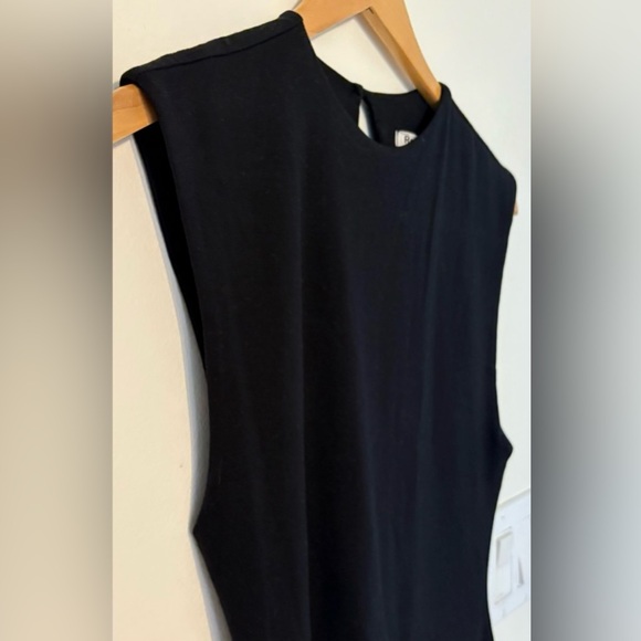 NWOT Reformation Black Fitted Sleeveless Size S Dress sku#101 - Picture 2 of 6